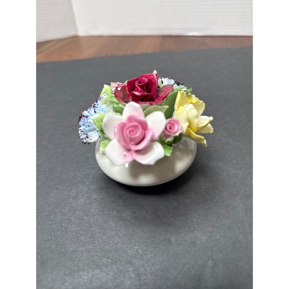 VTG Royal Doulton Bone China Floral Basket Mixed Flowers Excellent Condition - Picture 4 of 6